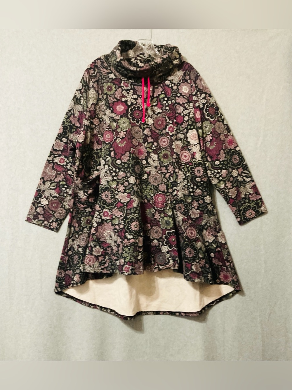 Ulla Popken Sweatshirt  Black Floral with Pink cowl neck Trim High-Low  SZ 20/22